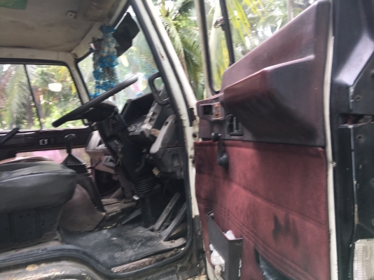 รถอีซูซุ 10 ล้อ หลังถนน FVM เปลื่ยนเครื่อง 195 แรงม้า. ปี 36.   สนใจติดต่อ  081 - 6079515