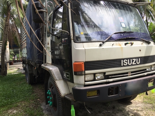 รถอีซูซุ 10 ล้อ หลังถนน FVM เปลื่ยนเครื่อง 195 แรงม้า. ปี 36.   สนใจติดต่อ  081 - 6079515