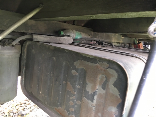 รถอีซูซุ 10 ล้อ หลังถนน FVM เปลื่ยนเครื่อง 195 แรงม้า. ปี 36.   สนใจติดต่อ  081 - 6079515