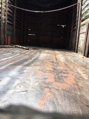 รถอีซูซุ 10 ล้อ หลังถนน FVM เปลื่ยนเครื่อง 195 แรงม้า. ปี 36.   สนใจติดต่อ  081 - 6079515