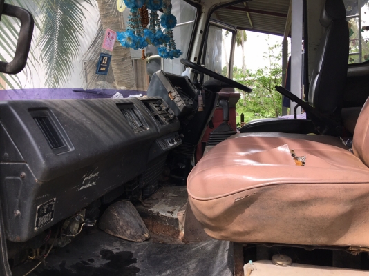 รถอีซูซุ 10 ล้อ หลังถนน FVM เปลื่ยนเครื่อง 195 แรงม้า. ปี 36.   สนใจติดต่อ  081 - 6079515