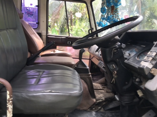 รถอีซูซุ 10 ล้อ หลังถนน FVM เปลื่ยนเครื่อง 195 แรงม้า. ปี 36.   สนใจติดต่อ  081 - 6079515