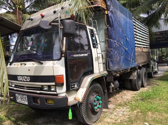 รถอีซูซุ 10 ล้อ หลังถนน FVM เปลื่ยนเครื่อง 195 แรงม้า. ปี 36.   สนใจติดต่อ  081 - 6079515