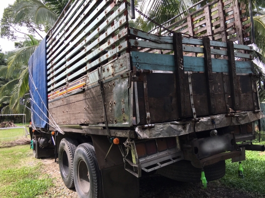 รถอีซูซุ 10 ล้อ หลังถนน FVM เปลื่ยนเครื่อง 195 แรงม้า. ปี 36.   สนใจติดต่อ  081 - 6079515