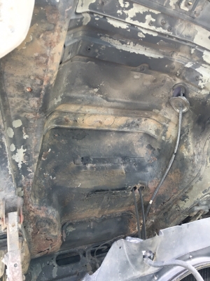 รถอีซูซุ 10 ล้อ หลังถนน FVM เปลื่ยนเครื่อง 195 แรงม้า. ปี 36.   สนใจติดต่อ  081 - 6079515