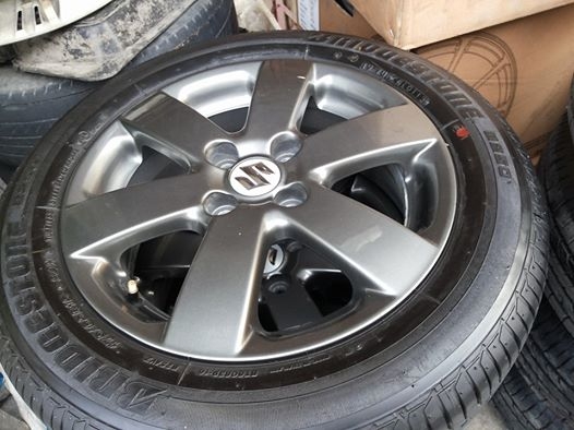 ล้อแม็ก  Suzuki swif ขอบ15 ทำสีเทากัลใหม่สวยมาก ยางบริสโตน 175 65 15 ปี13 สภาพป้ายแดง