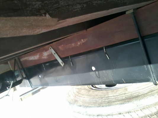 ขาย6ล้อFTR 240แรงม้ายูโร3จดปี55 ไมล์32900โลกระบะยาว7.60ม พร้อมหลังคา