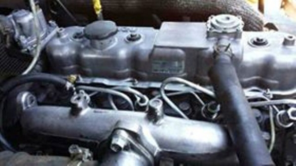 โฟล์คลิฟท์อีซูซุ 4jG2  ขนาด 2.5 ตัน เครื่องดีเซล สวย ราคาถูก