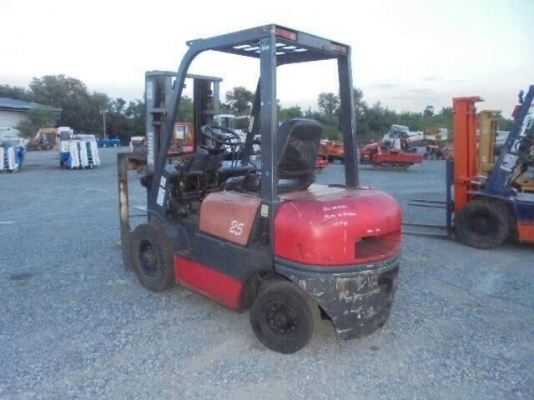 โฟล์คลิฟท์อีซูซุ 4jG2  ขนาด 2.5 ตัน เครื่องดีเซล สวย ราคาถูก