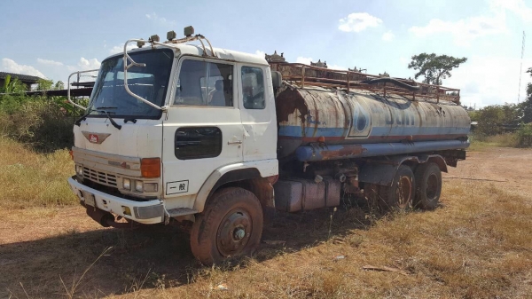 ขายรถน้ำมัน 10 ล้อ เพลาเดียว HINO KT925 เครื่อง HO7C 180 แรงม้า (ยังไม่ลงเล่มไม่มีใบคุมเครื่อง) เกียร์ HO คัสซีสวยตลอดเส้น ถัง 16,000 ลิตร 5 ห้อง โหลดล่าง
