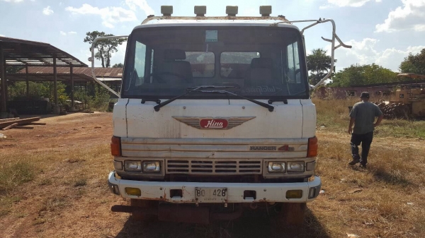 ขายรถน้ำมัน 10 ล้อ เพลาเดียว HINO KT925 เครื่อง HO7C 180 แรงม้า (ยังไม่ลงเล่มไม่มีใบคุมเครื่อง) เกียร์ HO คัสซีสวยตลอดเส้น ถัง 16,000 ลิตร 5 ห้อง โหลดล่าง ขายรถน้ำมัน 10 ล้อ เพลาเดียว HINO KT925 เครื่อง HO7C 180 แรงม้า (ยังไม่ลงเล่มไม่มีใบคุมเครื่อง) เกียร์ HO คัสซีสวยตลอดเส้น ถัง 16,000 ลิตร 5 ห้อง โหลดล่าง
