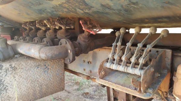 ขายรถน้ำมัน 10 ล้อ เพลาเดียว HINO KT925 เครื่อง HO7C 180 แรงม้า (ยังไม่ลงเล่มไม่มีใบคุมเครื่อง) เกียร์ HO คัสซีสวยตลอดเส้น ถัง 16,000 ลิตร 5 ห้อง โหลดล่าง ขายรถน้ำมัน 10 ล้อ เพลาเดียว HINO KT925 เครื่อง HO7C 180 แรงม้า (ยังไม่ลงเล่มไม่มีใบคุมเครื่อง) เกียร์ HO คัสซีสวยตลอดเส้น ถัง 16,000 ลิตร 5 ห้อง โหลดล่าง