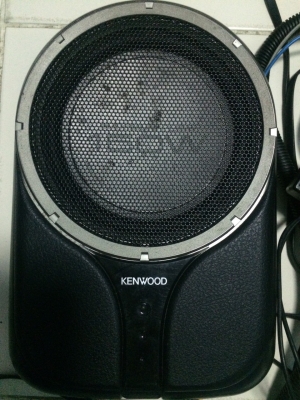SUB BOXใต้เบาะ KENWOOD KSC-SW01 ตัวเล็กแต่แจ๋ว ดอก6.5นิ้ว เพาเวอร์ในตัว150W คราสD เสียงเบสแน่นมากๆๆ  มือ2 ญี่ปุ่น