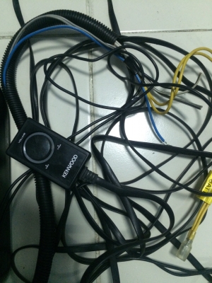 SUB BOXใต้เบาะ KENWOOD KSC-SW01 ตัวเล็กแต่แจ๋ว ดอก6.5นิ้ว เพาเวอร์ในตัว150W คราสD เสียงเบสแน่นมากๆๆ  มือ2 ญี่ปุ่น