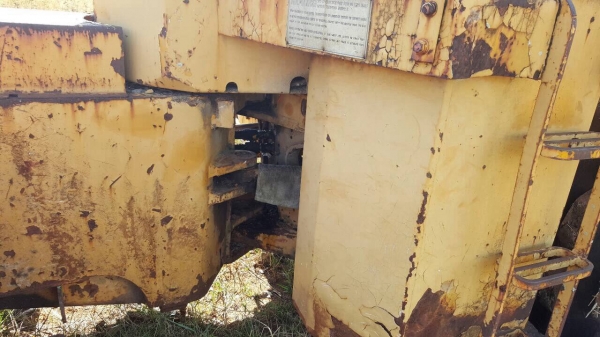 ขายรถบดล้อหนาม CAT 815 4X4 พร้อมใบมีดดัน เอกสารเล่มทะเบียนครบ รถพร้อมใช้ ราคาต่อรองได้ครับ