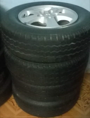 ขายถูกๆยกชุด.4,000บาทยางดี3เส้นบวมแก้ม1เส้น ขายถูกๆยกชุด.4,000บาทยางดี3เส้นบวมแก้ม1เส้น