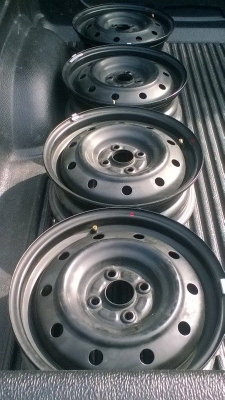 กะทะรถเก๋งใหม่ขอบ144รู100มี4วงพร้อมฝาครอบล้อนิสันใหม่