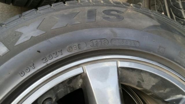 ล้อ isuzu d-max สีรมดำแท้ ขอบ15 ยาง maxxis 205 65 15