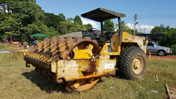 ขายรถบดสั่นสะเทือน ล้อหนาม 4X4 DYNAPAC CA2511 เอกสารเล่มทะเบียนครบ รถพร้อมใช้ ราคาคุยกันได้ครับ