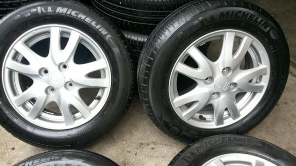 ล้อถอดป้ายแดง เก่าเก็บ honda brio ยาง มิเชอลิน xm2 175 65 14