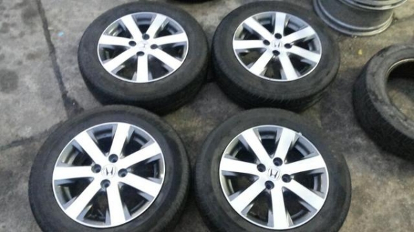 แม็ก honda freed พร้อมยาง 185 65 15