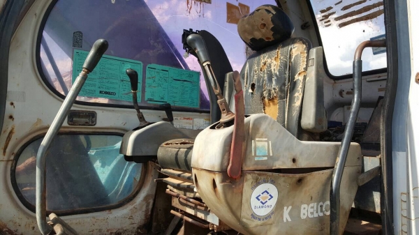 ขายแบคโฮ KOBELCO SK200 MARK V เอกสารเล่มทะเบียน รถใช้งานได้ ช่วงล่างดี ขาดจอและกล่อง ราคาต่อรองได้ครับ