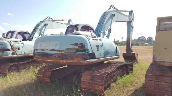 ขายแบคโฮ KOBELCO SK200 MARK V เอกสารเล่มทะเบียน รถใช้งานได้ ช่วงล่างดี ขาดจอและกล่อง ราคาต่อรองได้ครับ