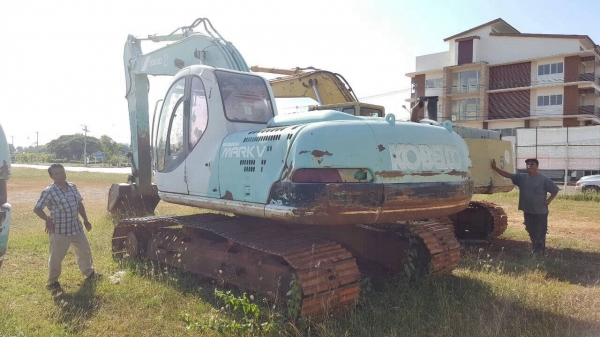 ขายแบคโฮ KOBELCO SK200 MARK V เอกสารเล่มทะเบียน รถใช้งานได้ ช่วงล่างดี ขาดจอและกล่อง ราคาต่อรองได้ครับ