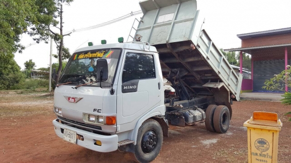 ขายรถ 6 ล้อดั้ม HINO FC เครื่อง WO4D 120 แรงม้า คัสซีสวยจัดตลอดเส้น ทะเบียนพร้อมโอน ราคาต่อรองได้ครับ