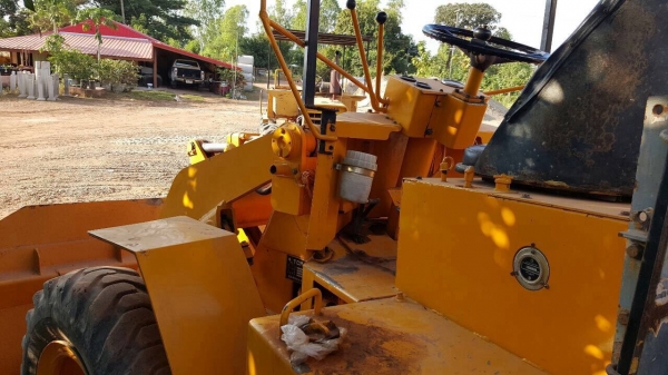 ขายรถตัก TCM STD10 เอวอ่อน สภาพสวยพร้อมใช้ เครื่องดี ปั้มแรง ราคาต่อรองได้ครับ