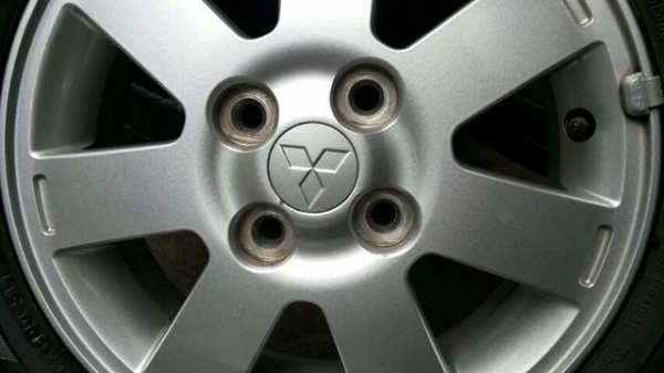 ล้อ mitsu mirage ล้อสวยปิ๊งสีเดิมโรงงาน เงาวิ๊งๆ  ยางดอกหนาสวยมาก บริสโตน 165 65 14