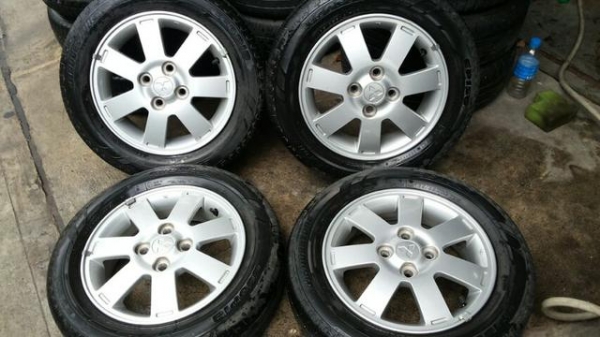 ล้อ mitsu mirage ล้อสวยปิ๊งสีเดิมโรงงาน เงาวิ๊งๆ  ยางดอกหนาสวยมาก บริสโตน 165 65 14