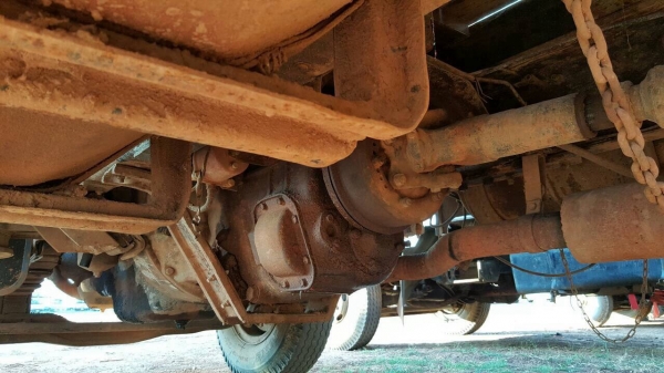 ขายเทนเลอร์บรรทุกแบคโฮ 10 ล้อ 2 เพลา HINO KT725 เครื่อง EK100 260 แรงม้า ช่วงล่าง ZM เบรคแห้ง คัสซีสวยตลอดเส้น เบรคลมดัน พวงมาลัยพาวเวอร์ ทะเบียนพร้อมโอนครับ