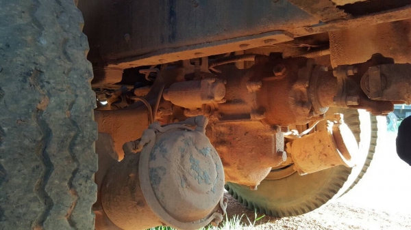 ขายเทนเลอร์บรรทุกแบคโฮ 10 ล้อ 2 เพลา HINO KT725 เครื่อง EK100 260 แรงม้า ช่วงล่าง ZM เบรคแห้ง คัสซีสวยตลอดเส้น เบรคลมดัน พวงมาลัยพาวเวอร์ ทะเบียนพร้อมโอนครับ