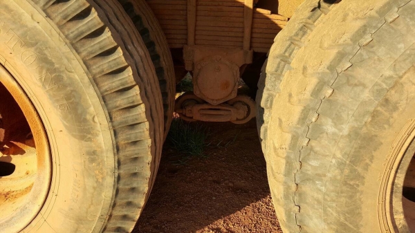 ขายเทนเลอร์บรรทุกแบคโฮ 10 ล้อ 2 เพลา HINO KT725 เครื่อง EK100 260 แรงม้า ช่วงล่าง ZM เบรคแห้ง คัสซีสวยตลอดเส้น เบรคลมดัน พวงมาลัยพาวเวอร์ ทะเบียนพร้อมโอนครับ