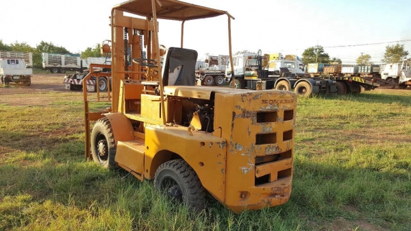 ขายรถฟอร์คลิฟต์ KOMATSU 3.5 ตัน รถใช้งานอยู่เป็นประจำ ราคาคุยกันได้ครับ