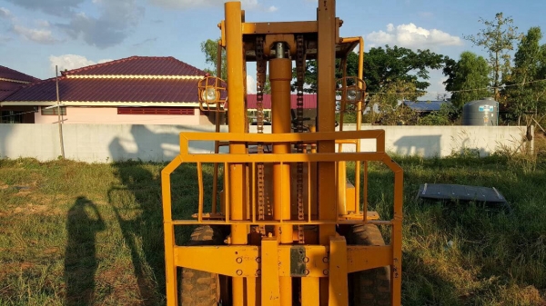 ขายรถฟอร์คลิฟต์ KOMATSU 3.5 ตัน รถใช้งานอยู่เป็นประจำ ราคาคุยกันได้ครับ