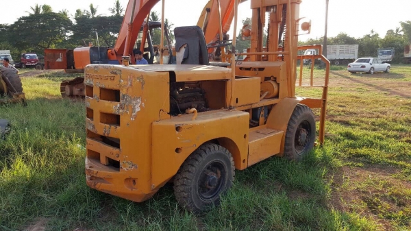 ขายรถฟอร์คลิฟต์ KOMATSU 3.5 ตัน รถใช้งานอยู่เป็นประจำ ราคาคุยกันได้ครับ