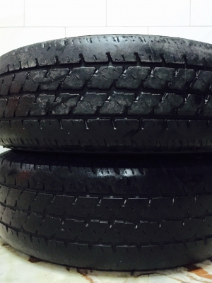 ขายยาง Bridgestone LEO677 ขอบ14" จำนวน 2 เส้น ขายยาง Bridgestone LEO677 ขอบ14" จำนวน 2 เส้น