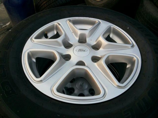 ล้อเปล่าๆ ford ranger 17 ยางขายไปแล้ว
