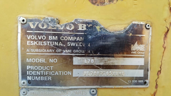 ขายตามสภาพ รถตัก VOLVO L70 เอวอ่อน บุ้งกี๋มีให้ครบ เครื่อง HINO EH700 สตาร์ทติด ปั้มและระบบไฮดรอริคต้องเช็คใหม่ ราคาคุยกันได้ครับ