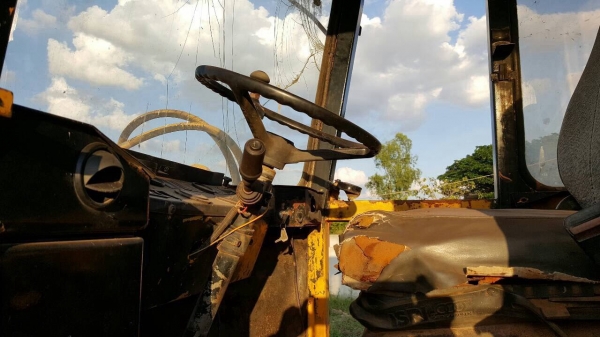 ขายตามสภาพ รถตัก VOLVO L70 เอวอ่อน บุ้งกี๋มีให้ครบ เครื่อง HINO EH700 สตาร์ทติด ปั้มและระบบไฮดรอริคต้องเช็คใหม่ ราคาคุยกันได้ครับ