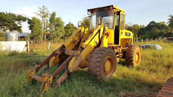 ขายตามสภาพ รถตัก VOLVO L70 เอวอ่อน บุ้งกี๋มีให้ครบ เครื่อง HINO EH700 สตาร์ทติด ปั้มและระบบไฮดรอริคต้องเช็คใหม่ ราคาคุยกันได้ครับ
