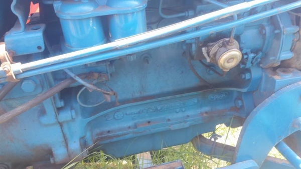 ขายรถไถFORD 77T3 ยางดี อุปกรณ์ ใบดันหน้าผานหลัง7 เอกสารเล่มทะเบียน เครื่องดี เกียร์แห้ง พร้อมใช้งาน