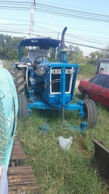 ขายรถไถFORD 77T3 ยางดี อุปกรณ์ ใบดันหน้าผานหลัง7 เอกสารเล่มทะเบียน เครื่องดี เกียร์แห้ง พร้อมใช้งาน