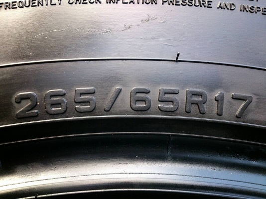 ขายยาง DUNLOP 265/65R17 ยางสัปดาห์ที่28 ปี14 ดอกยางหนาสดนิ่มลึกเท่ากันไม่ร้าวไม่แตกลายไม่มีปะ จำนวน 1 ชุด ขายยาง DUNLOP 265/65R17 ยางสัปดาห์ที่28 ปี14 ดอกยางหนาสดนิ่มลึกเท่ากันไม่ร้าวไม่แตกลายไม่มีปะ จำนวน 1 ชุด