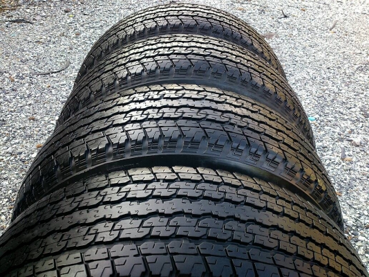 ขายยาง บริดสโตน 245/65R17 ยางาปดาห์ที่09 ปี14 ยางสวยสดไม่มีปะ จำนวน 1 ชุด 4200