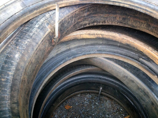 ขายยาง 1000-20 บริดสโตน ปี14 พร้อมยางในและยางรอง  จำนวน 8 ชุด 12900