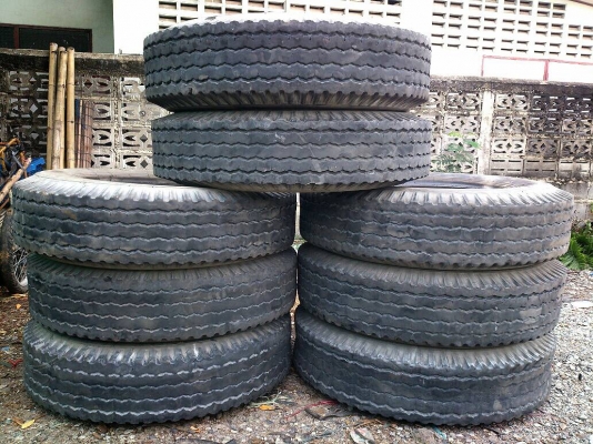 ขายยาง 1000-20 บริดสโตน ปี14 พร้อมยางในและยางรอง  จำนวน 8 ชุด 12900