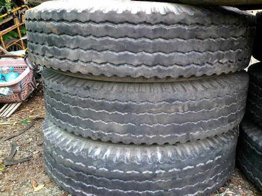 ขายยาง 1000-20 บริดสโตน ปี14 พร้อมยางในและยางรอง จำนวน 8 ชุด 12900 ขายยาง 1000-20 บริดสโตน ปี14 พร้อมยางในและยางรอง จำนวน 8 ชุด 12900